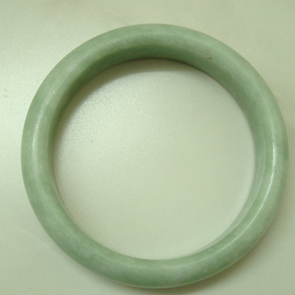 JADE BANGLE - Picture 5 of 6
